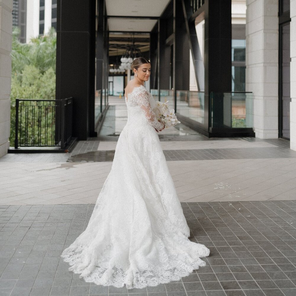Monique Lhuillier Fleur De Lis